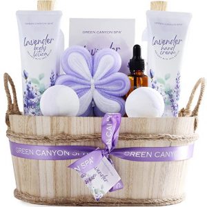 11 Piece Women’s Lavender Bath Gift Set